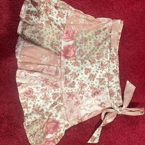 Cider- Pink patterned zip with bow skirt new with tags size medium